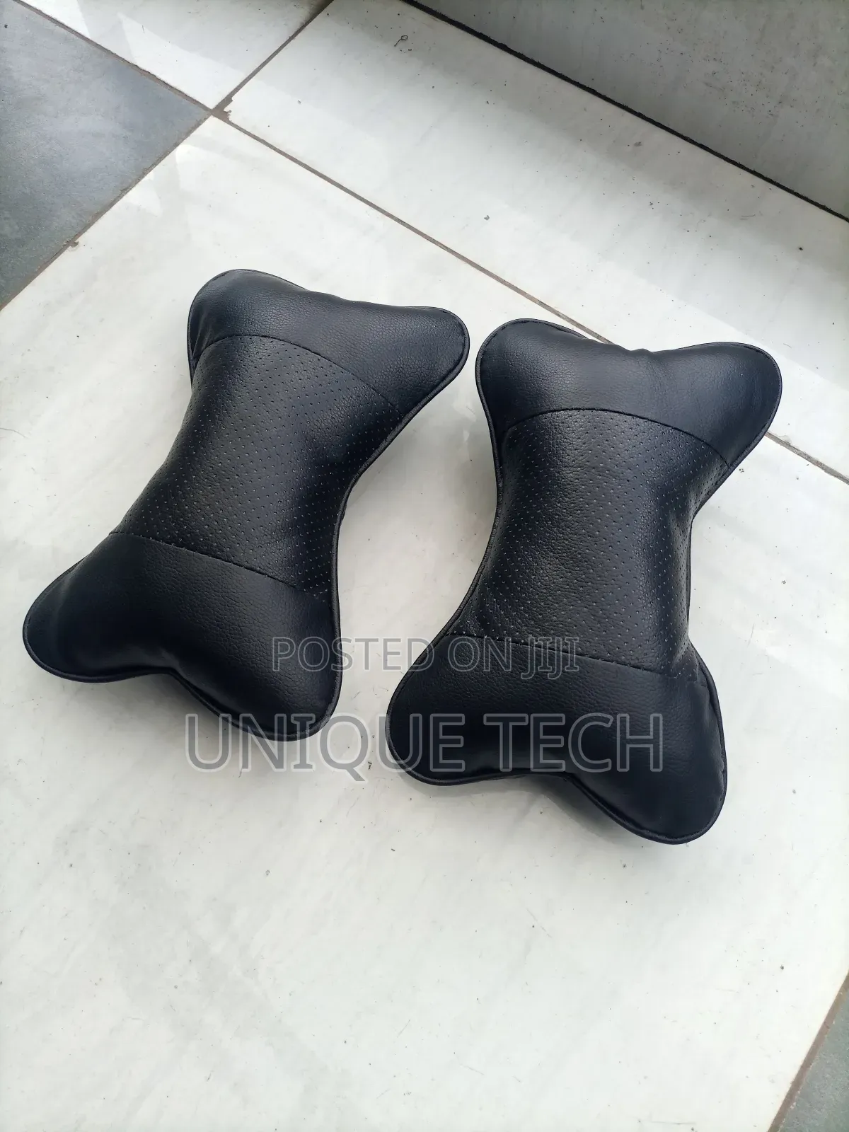 2pcs Car Headrest Pillows Plain Black Soft Neck Support