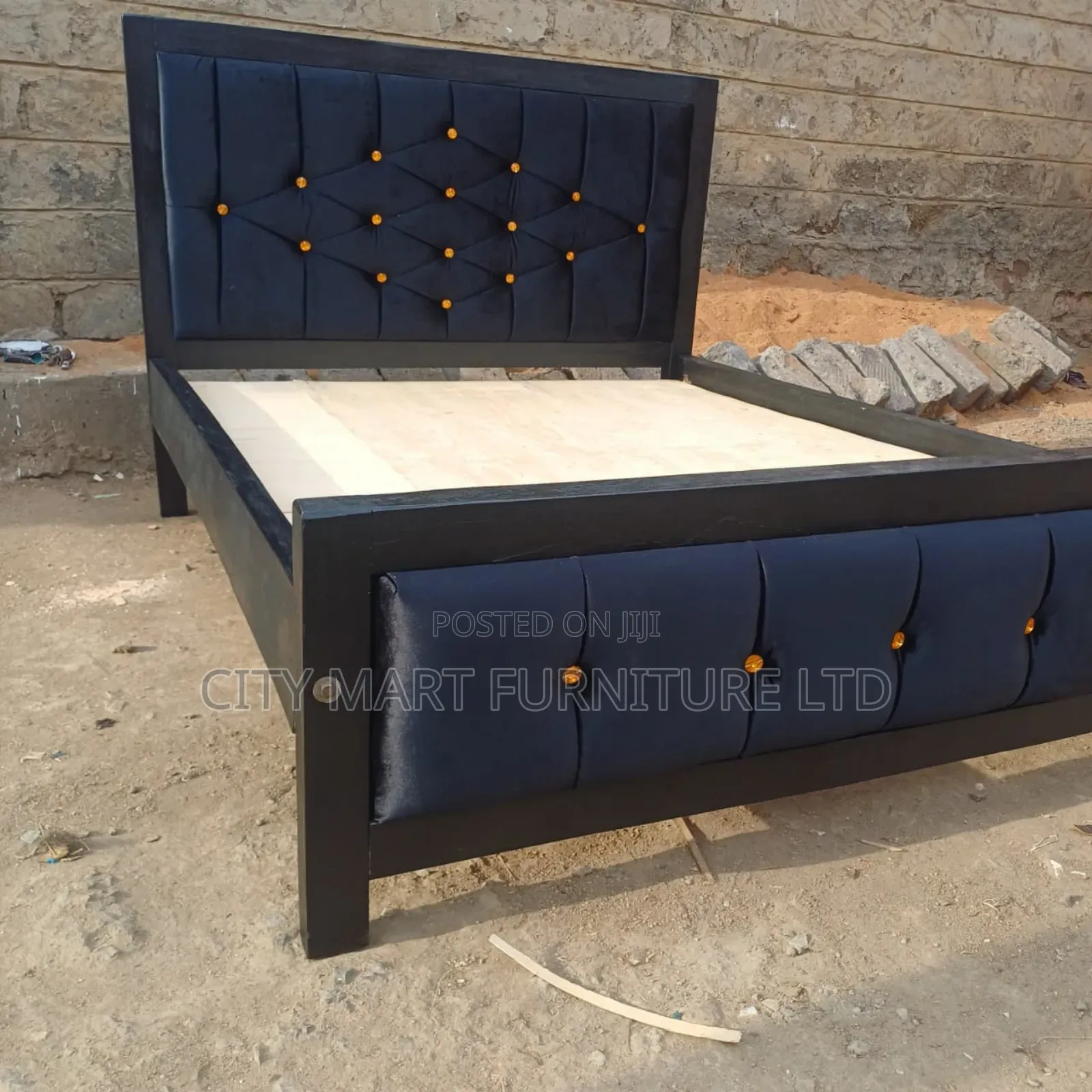 Sculpted Mocket Beds
