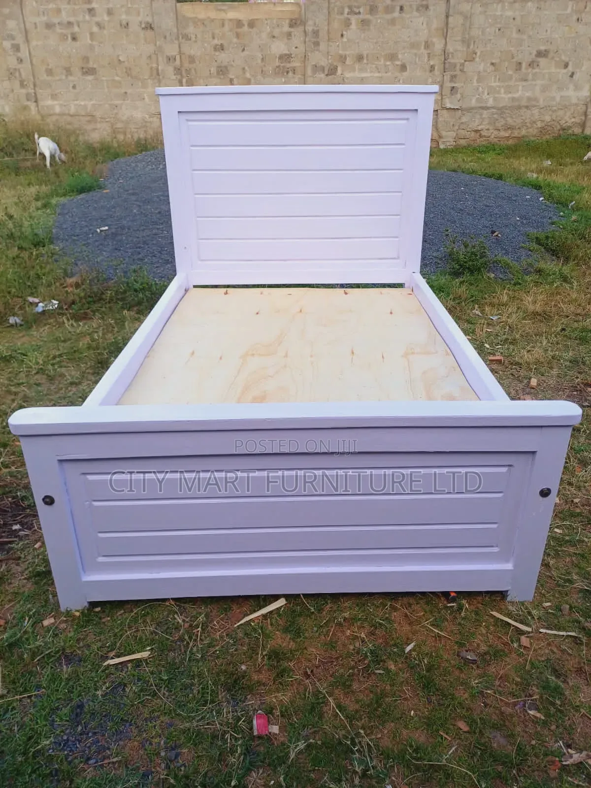 Unerring Modern Strong Stylish Beds