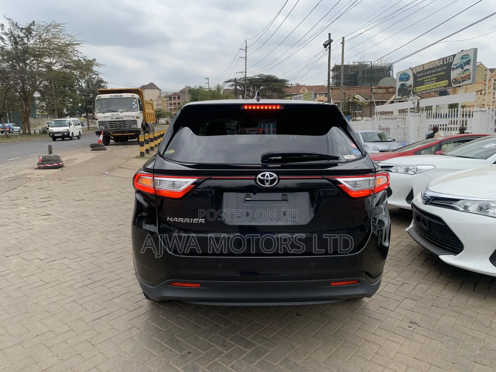 Toyota Harrier 2.0 2020 Black