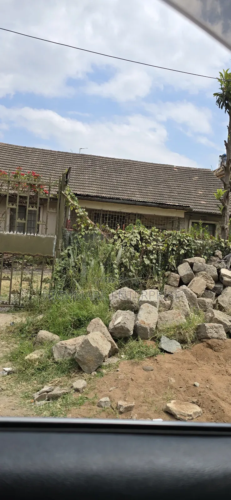 4bdrm House in South C for sale