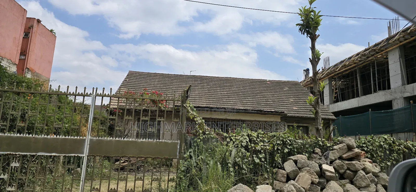 4bdrm House in South C for sale