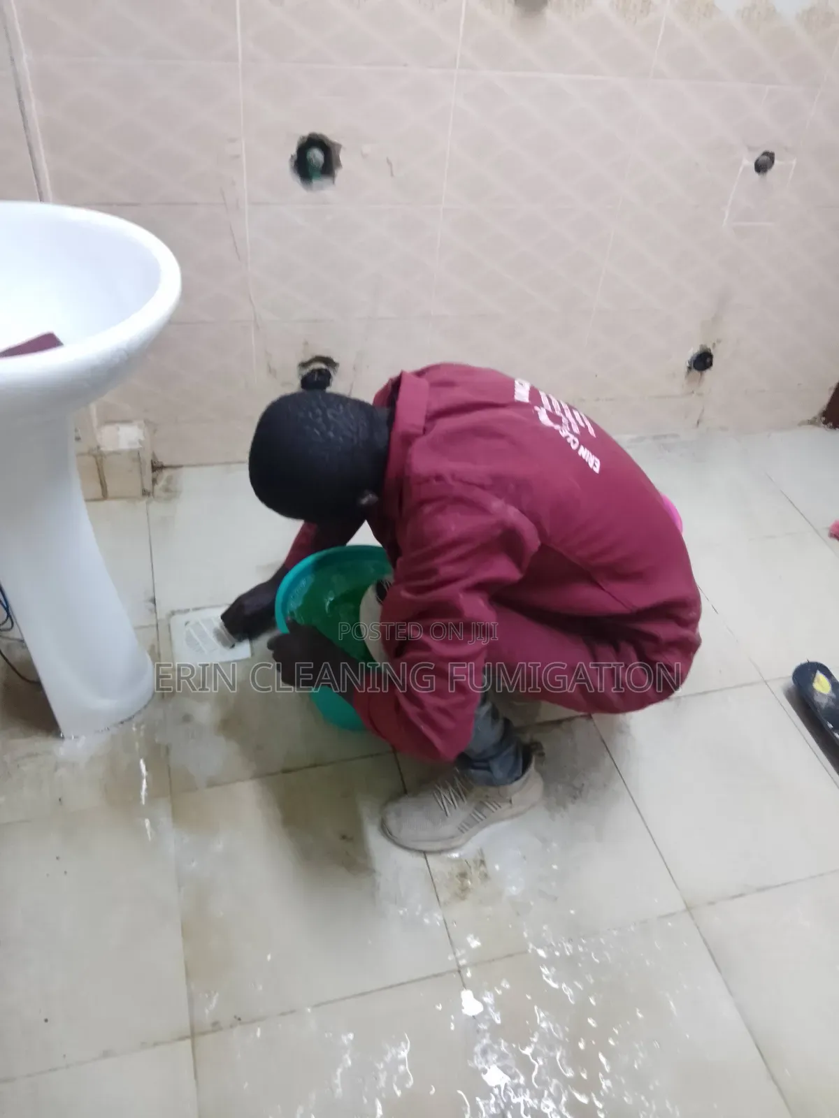 Jacuzzi, Bathroom and Toilet Cleaning Services