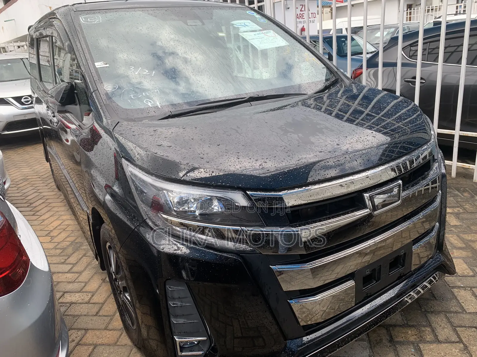 Toyota Noah 2.0 AWD (7 Seater) 2018 Black