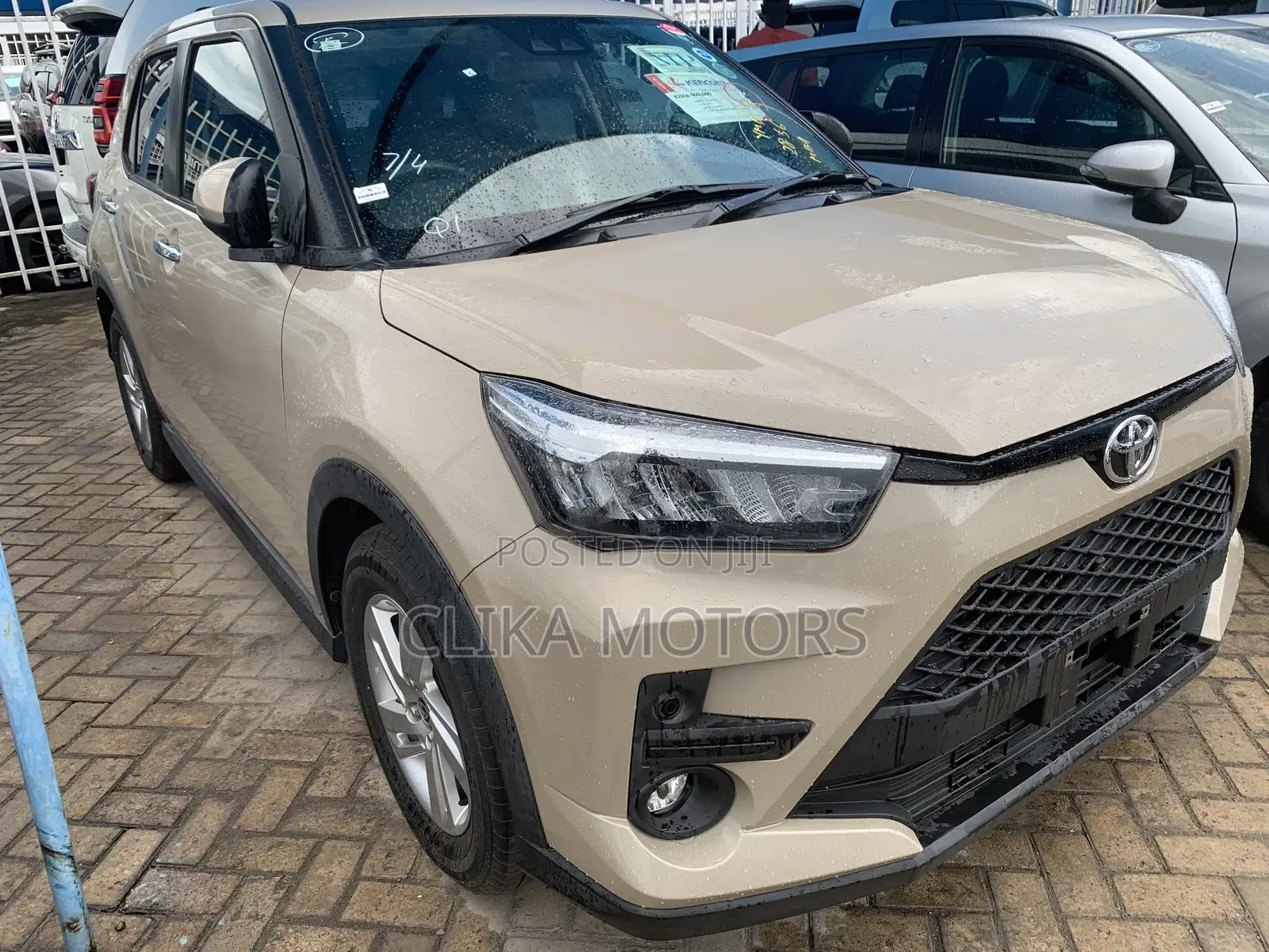 Toyota Raize 1.0 AWD 2019 Beige