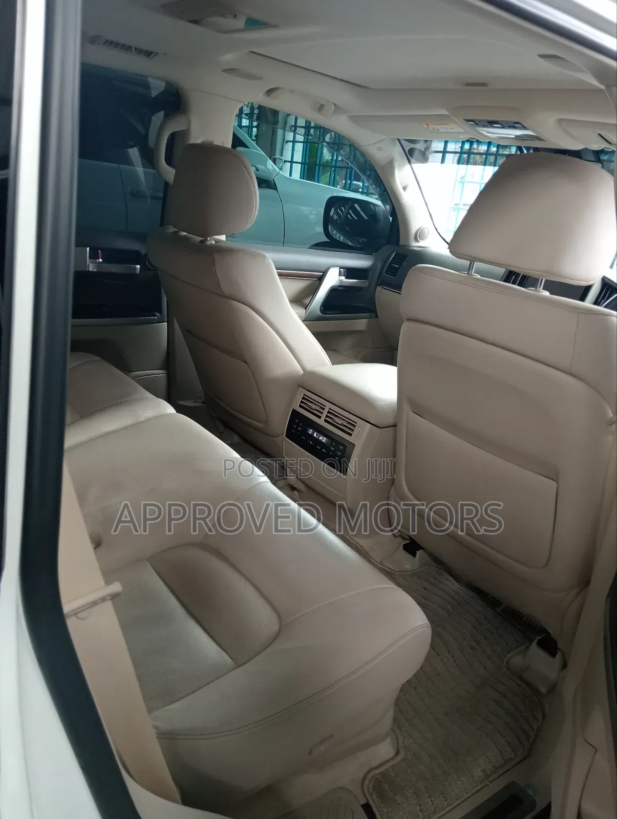 Toyota Land Cruiser 2018 White