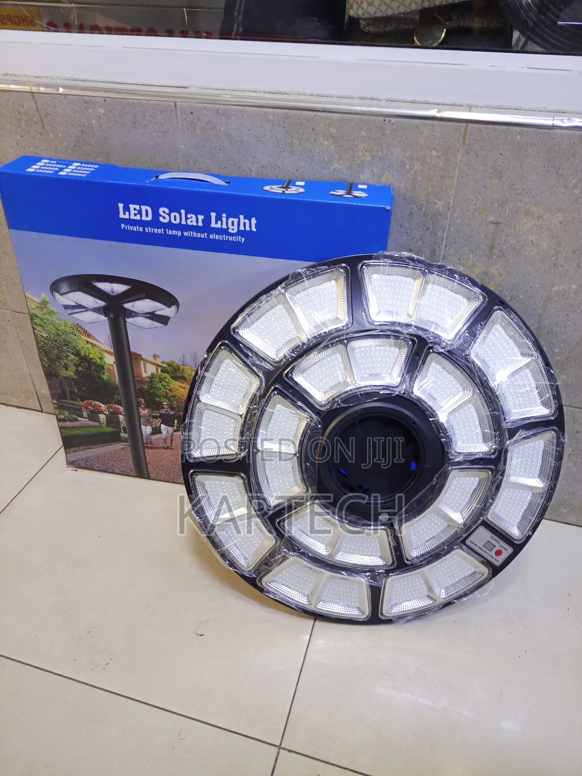 All-in-One Led Solar Street Light With Pole Mount