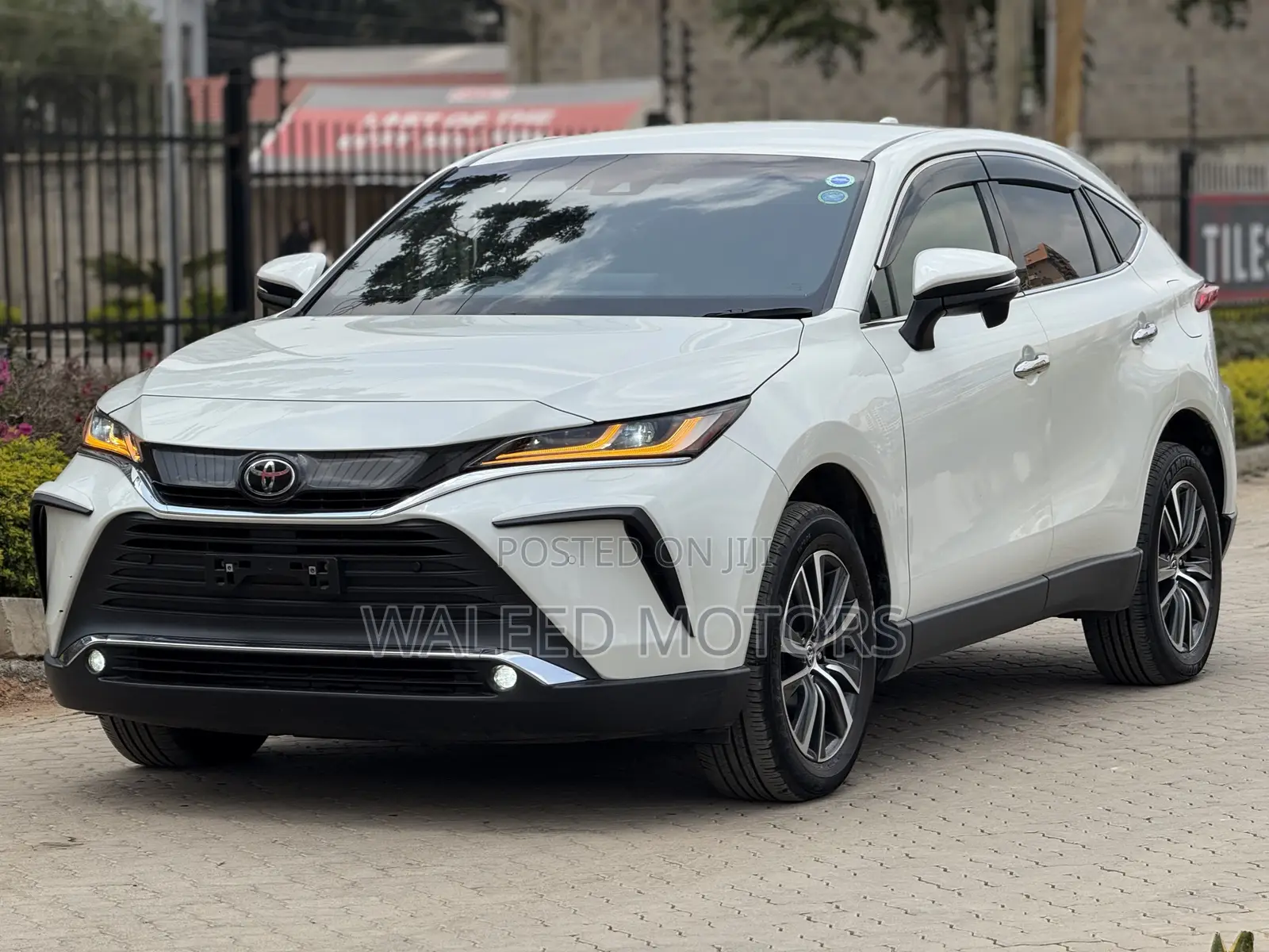 Toyota Harrier 2.0 2020 Pearl