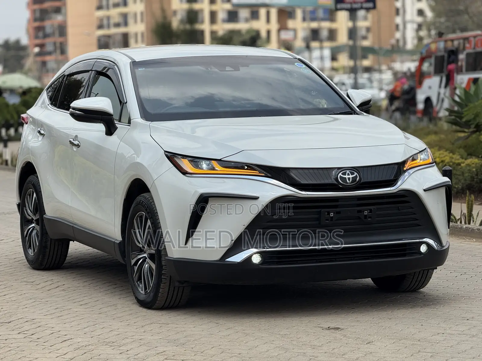 Toyota Harrier 2.0 2020 Pearl