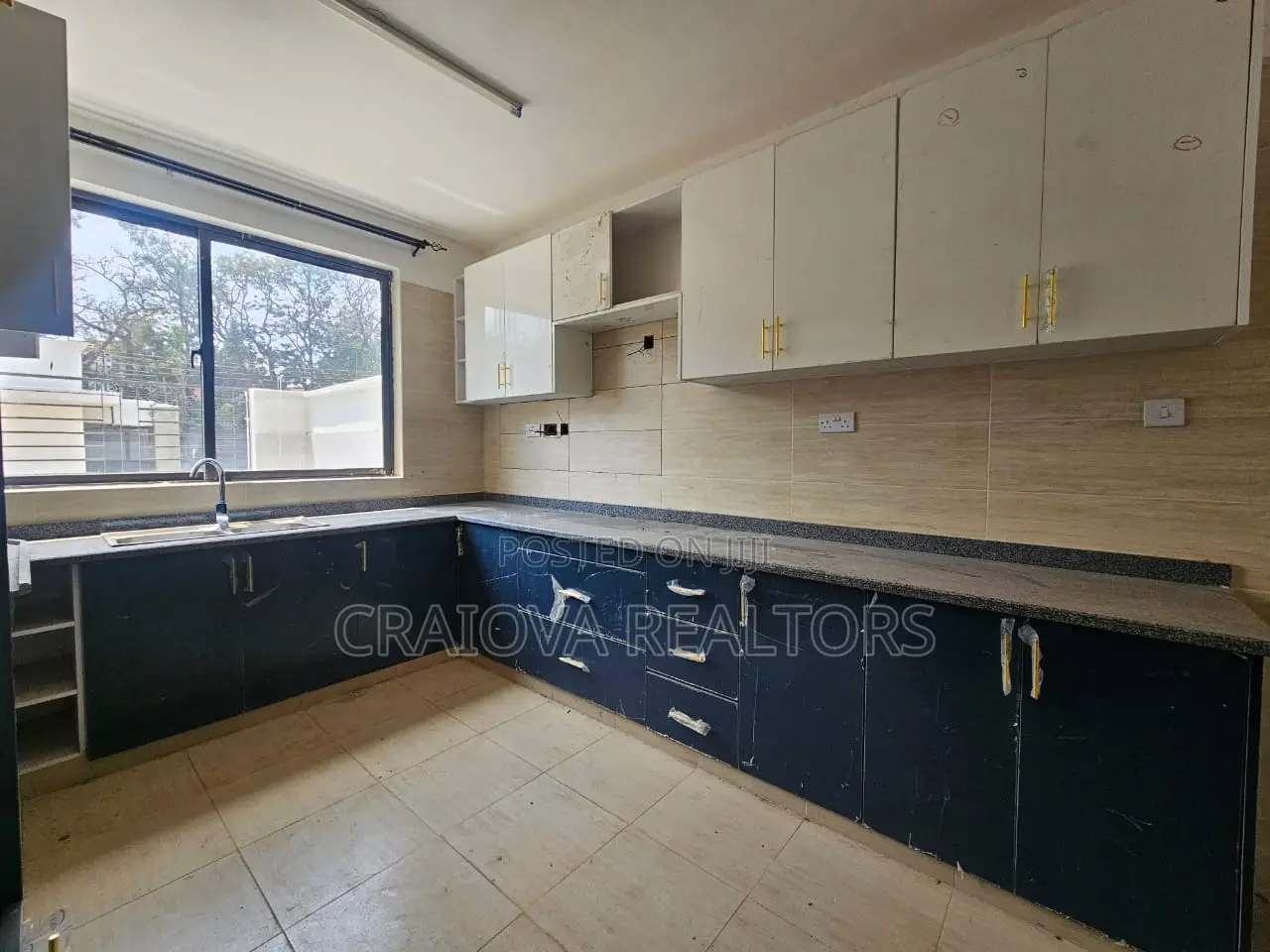 4bdrm Townhouse/Terrace in Lavington for sale