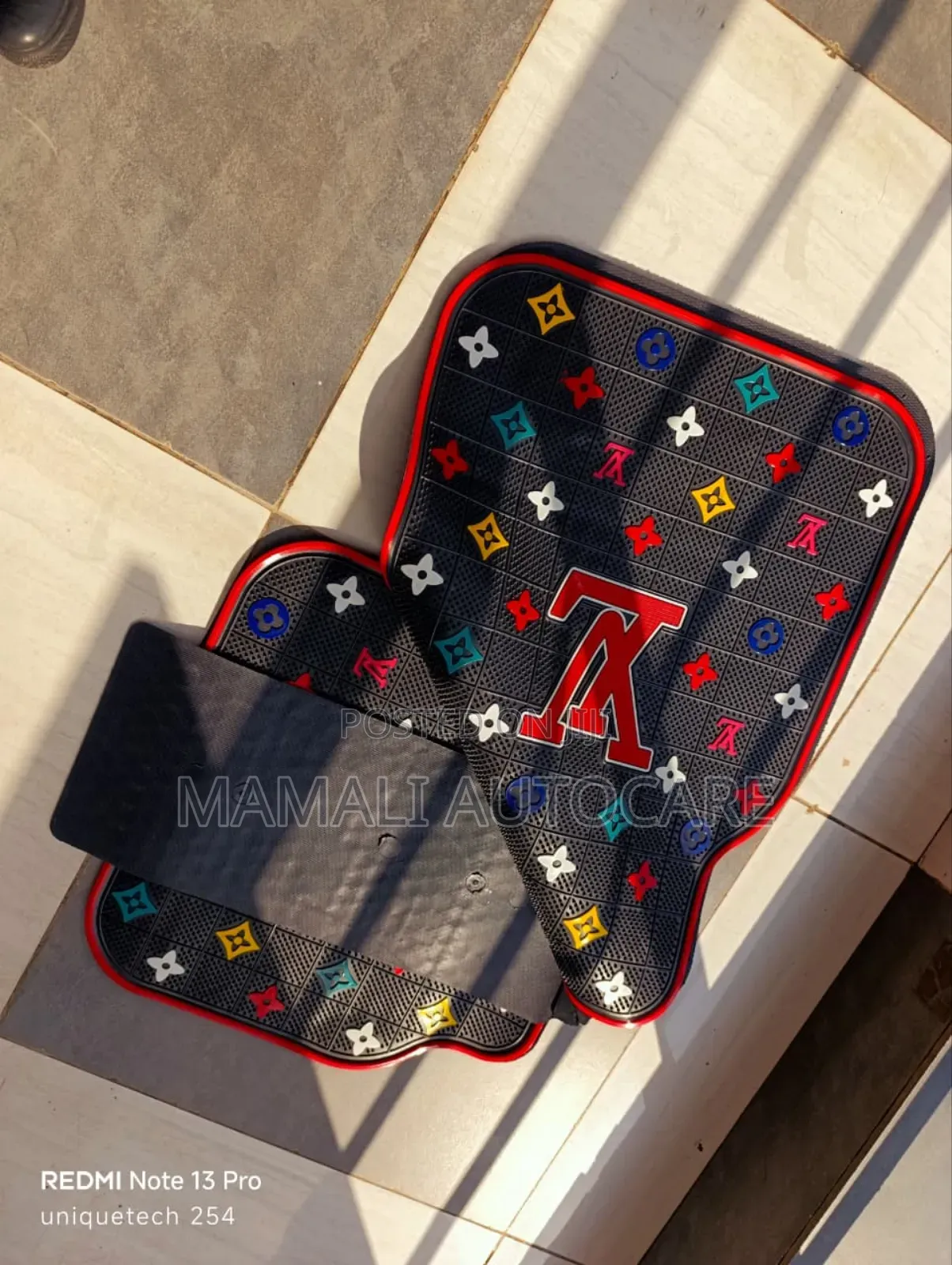 Luxury Lv Rubber Floor Mats Car Interior Non-Slip Design