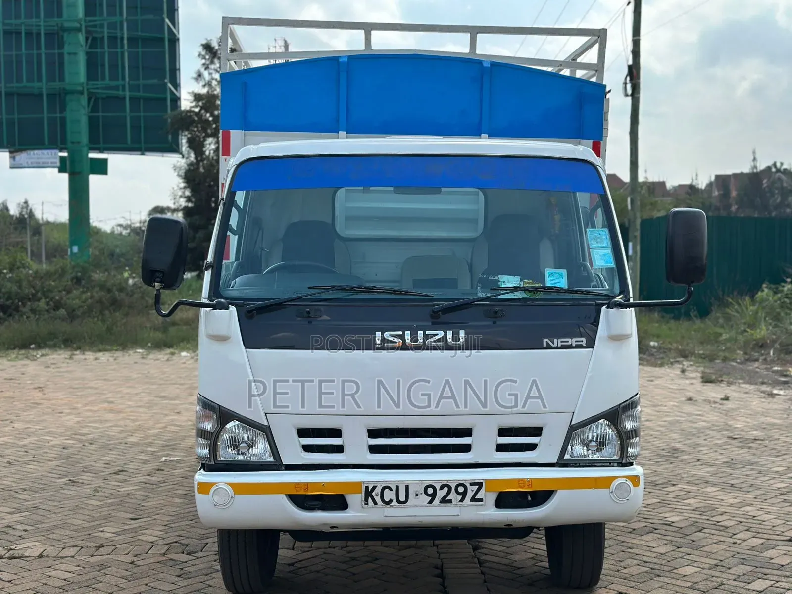 Isuzu NPR Local 2019