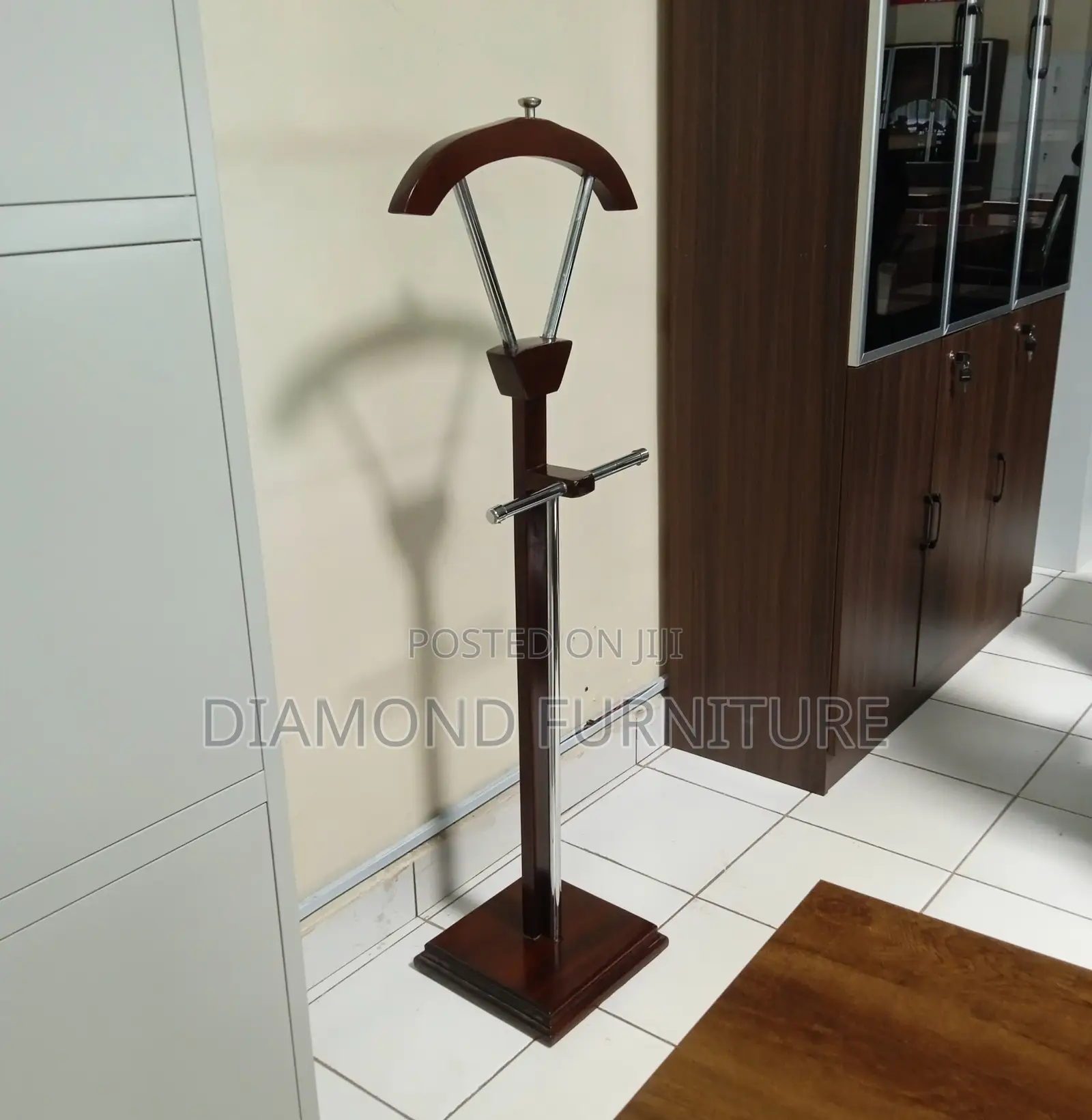 Office Furniture: (Slim Modern) Coat Hanger With Space-Saving Design