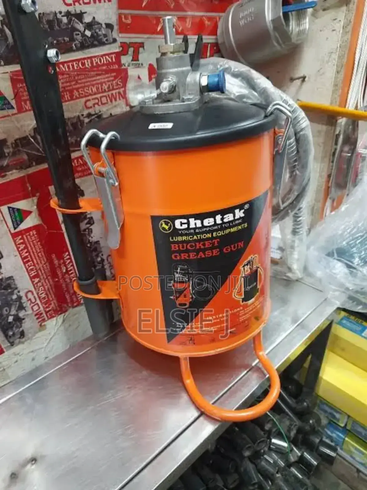 Portable Chetak Grease Bucket – Designed With Mobility in Mind