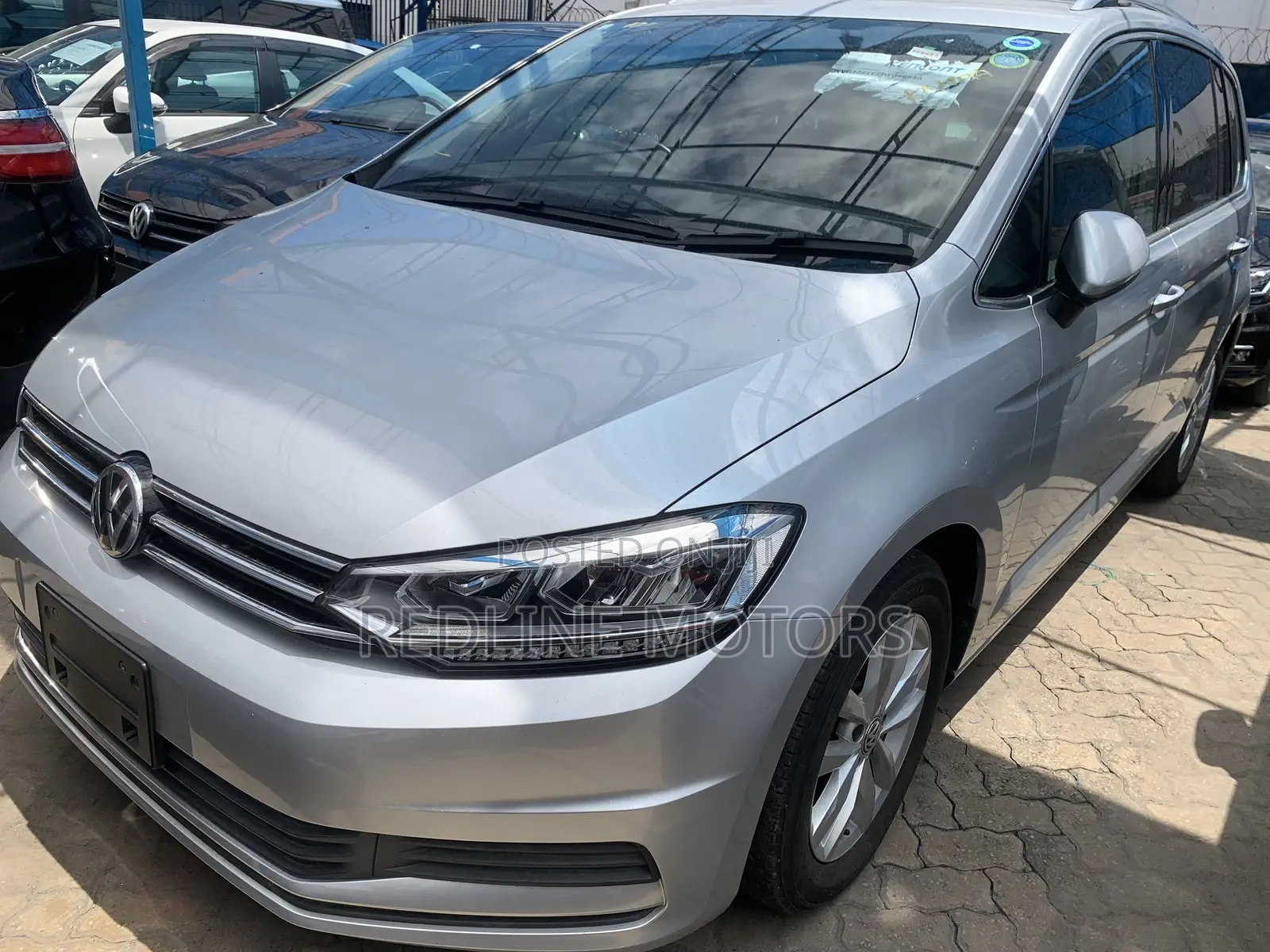 Volkswagen Touran 2018 Silver