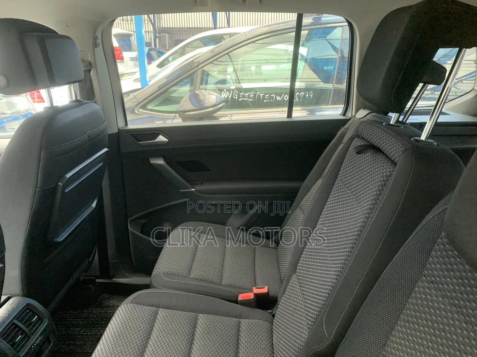 Volkswagen Touran 2018 Silver