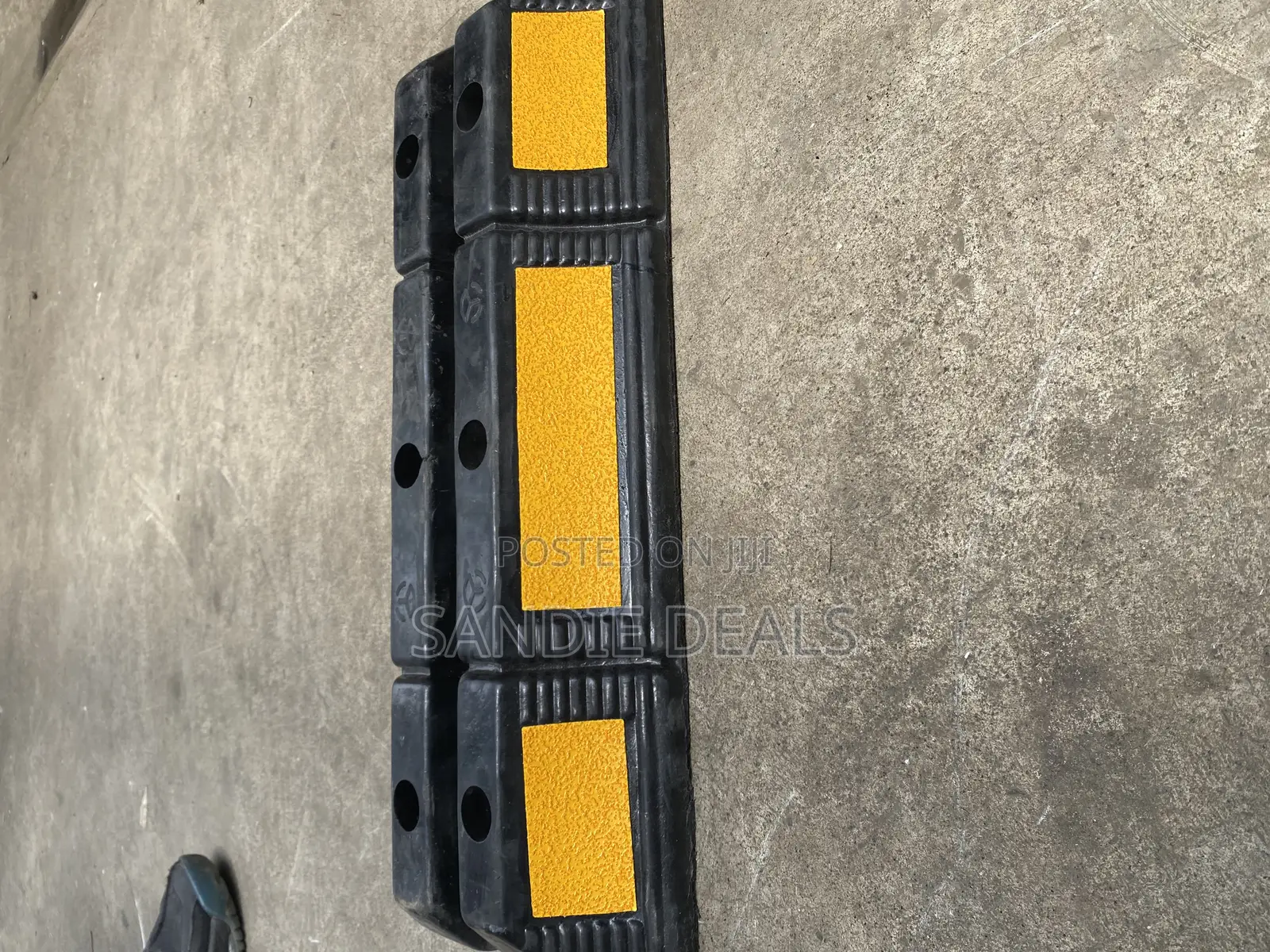 Wheel Stopper/ Vehicle Stopper