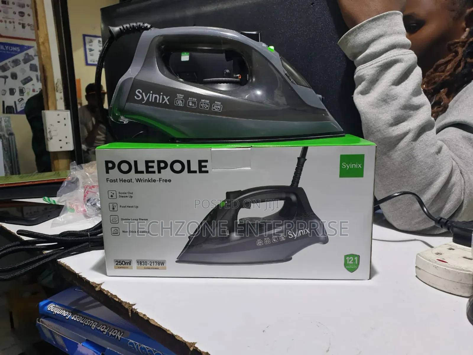 Syinix Steam Iron Polepole Leak-Proof Non-Stick Coating With 2178w 