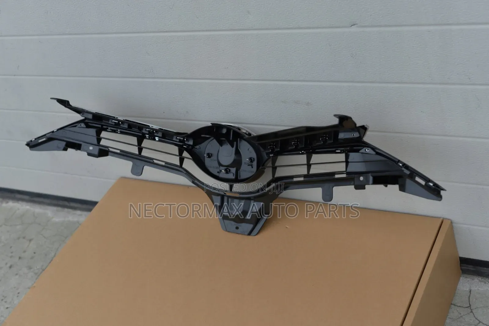 Auris 2018 Grill