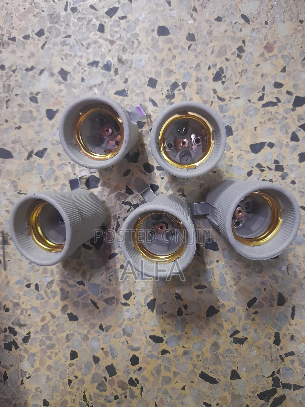 Posline Holder
