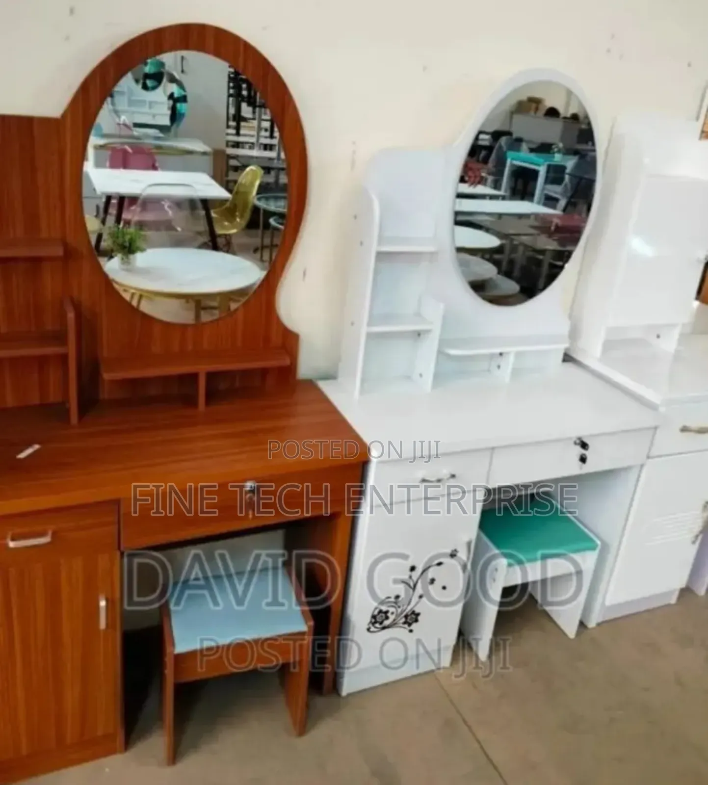 Dressing Table With Mirror