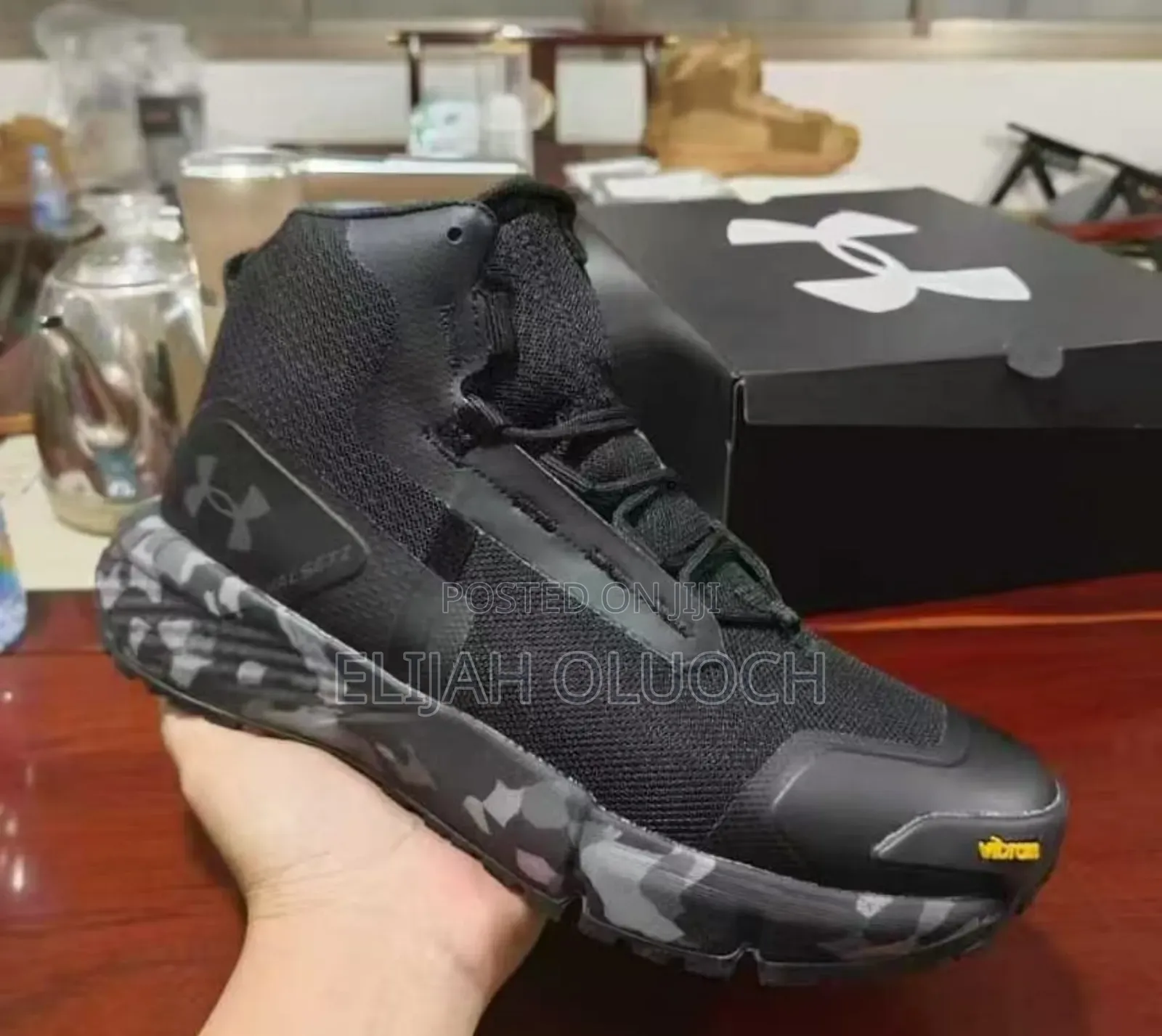 Under Armour Sneakers[Hiking Boots]