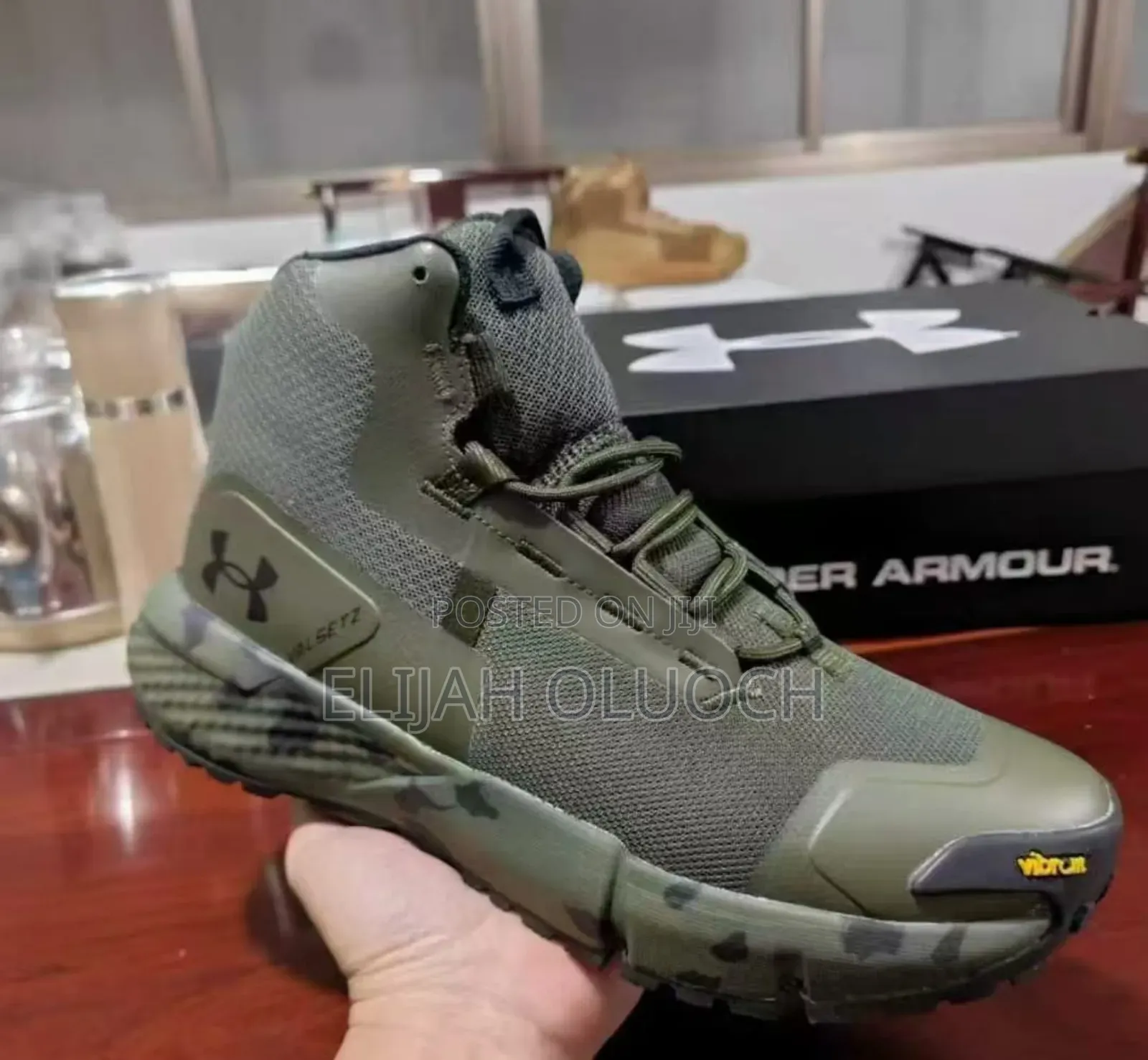 Under Armour Sneakers[Hiking Boots]