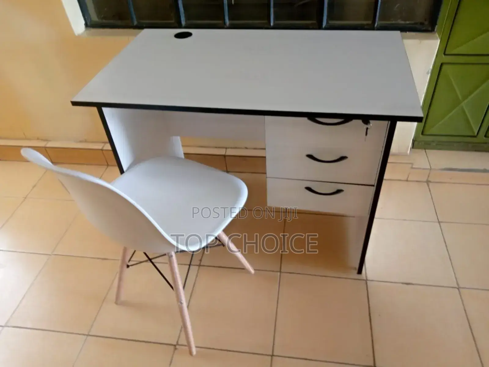 Pure Office Desk and Chair
