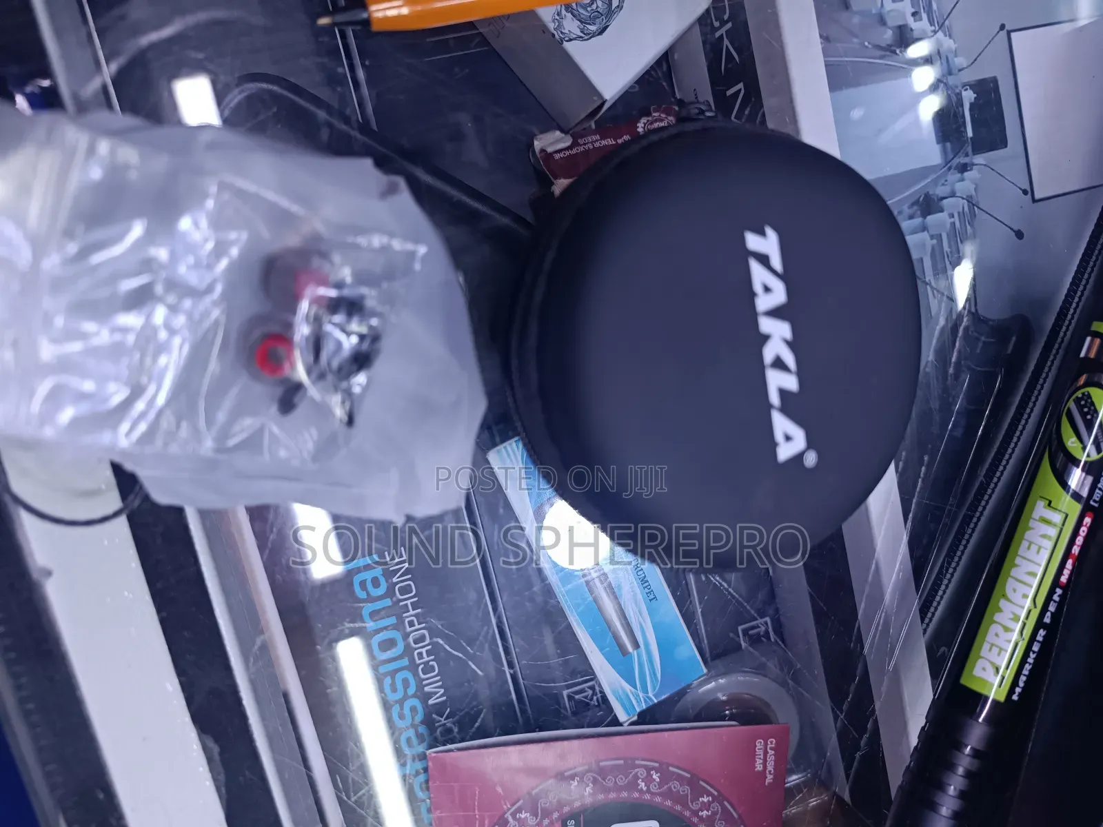 Takla in Ear Monitor