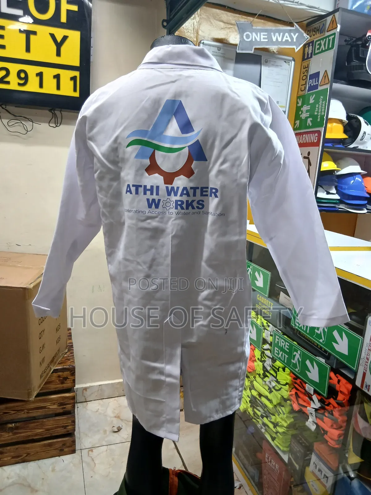 Unsex White Coats for Heath Care Workers Branded