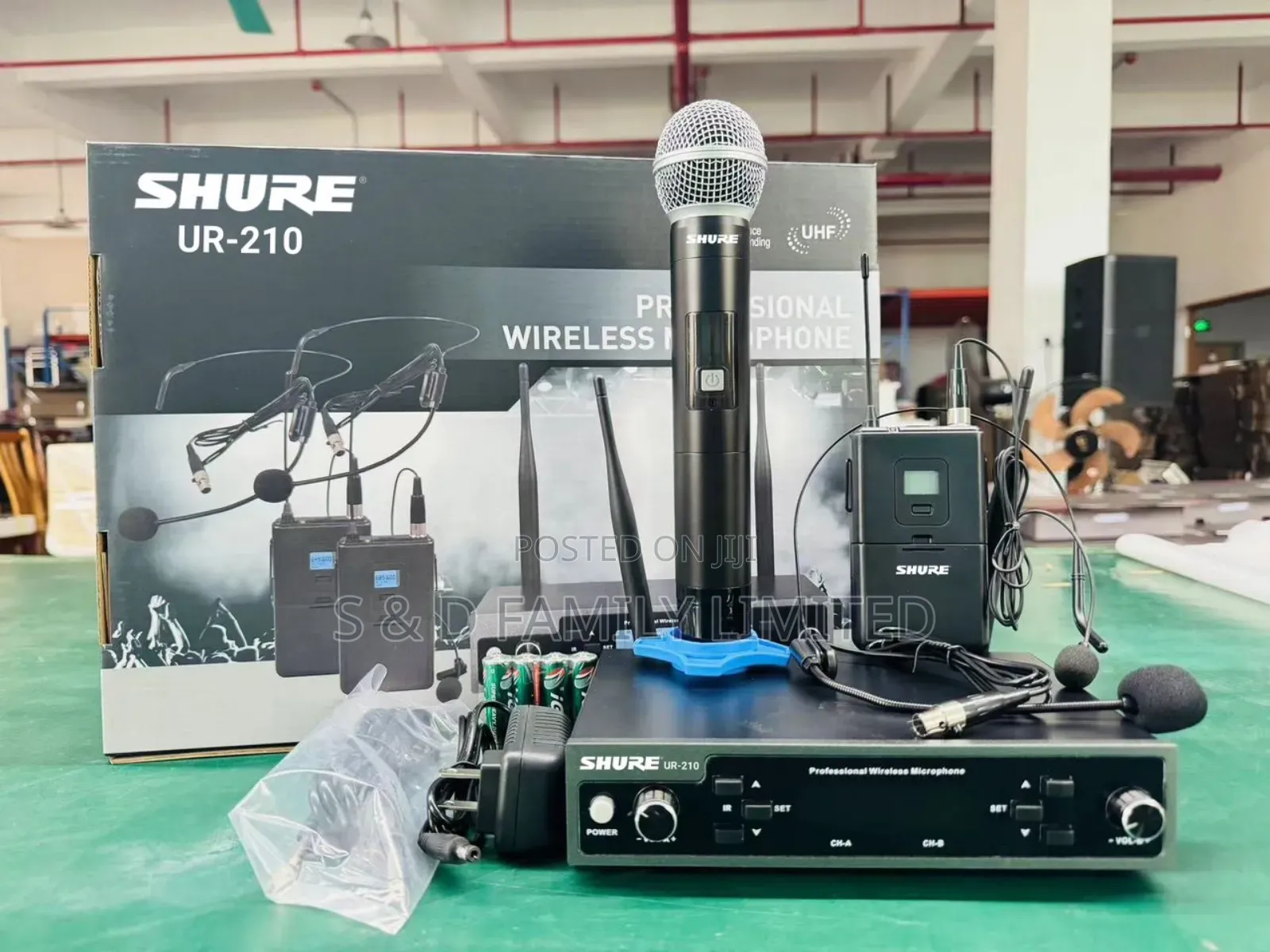 Shure 3 in 1 Wireless Microphone Ur210