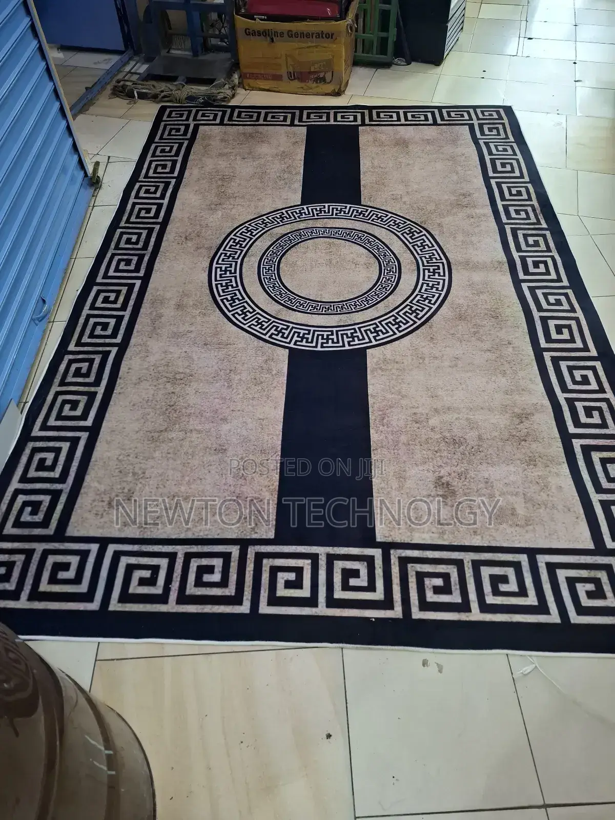 Hd Carpets*
Size: 7×10
Perfect for Homes, Hotels, and Airbnbs