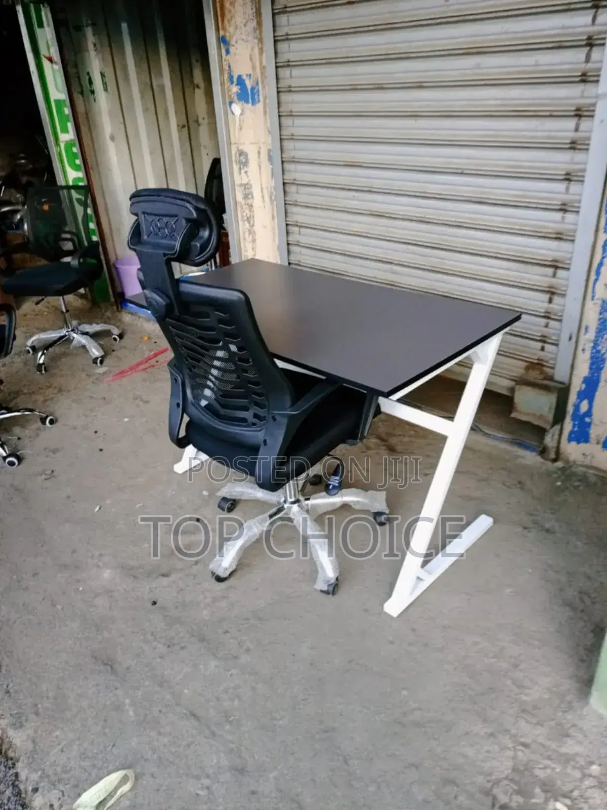 Premium Headrest Chair and Table