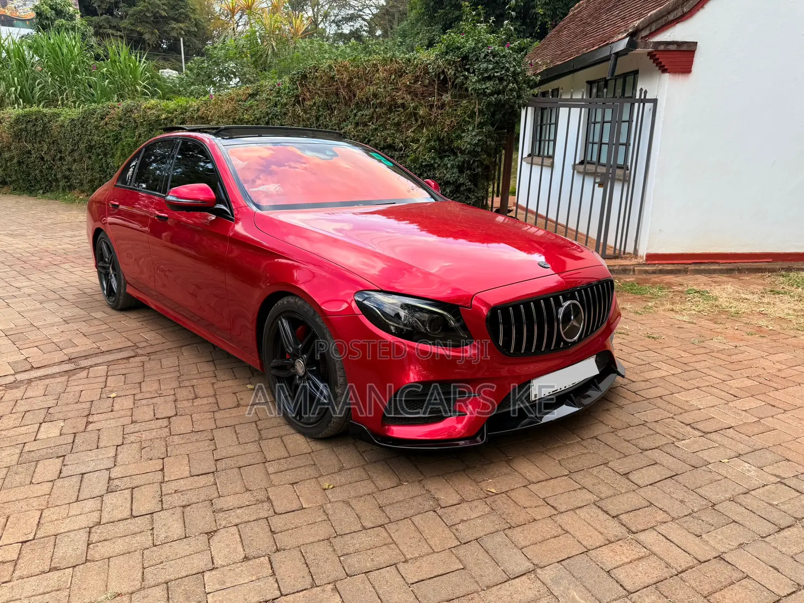 Mercedes-Benz E200 2016 Red