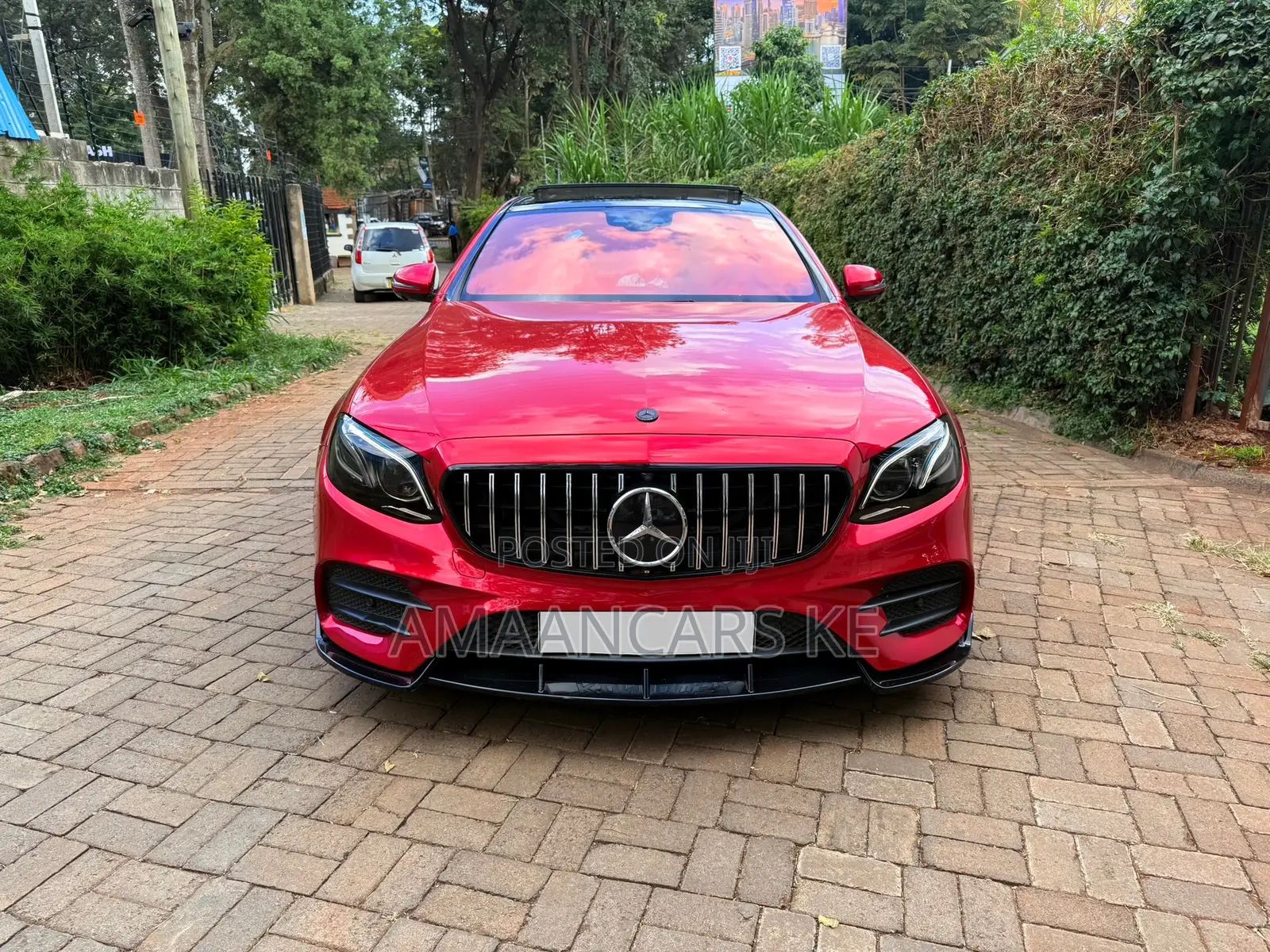 Mercedes-Benz E200 2016 Red