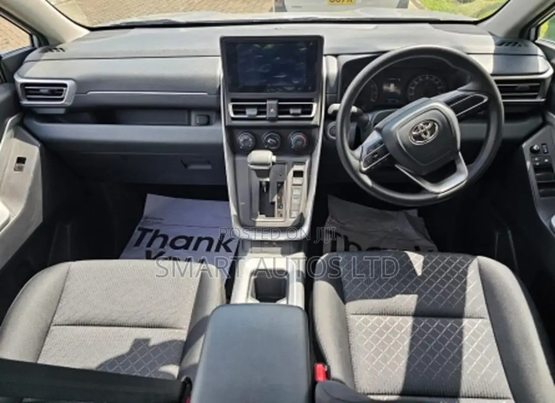 New Toyota Innova 2024 Silver