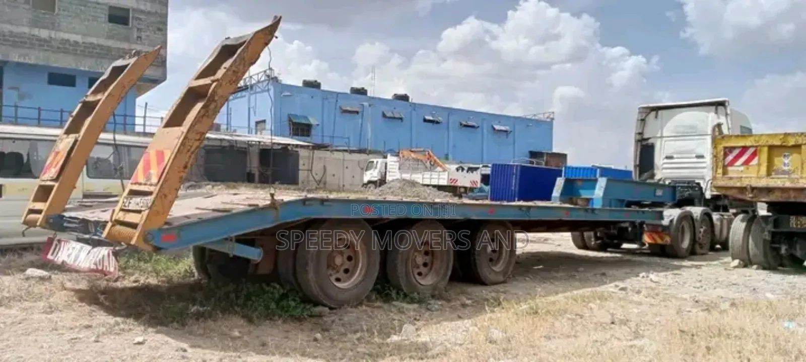 Boxbody, Flatbed Trailers for Errands Are Readily Available