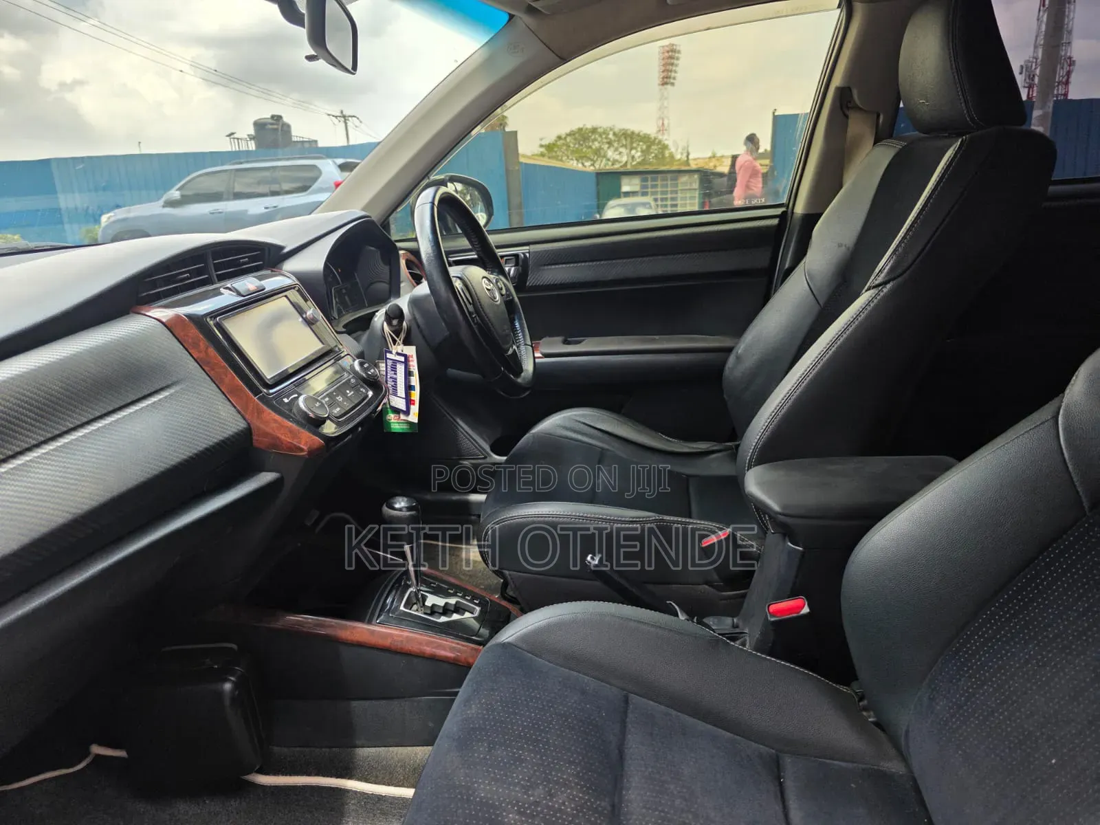 Toyota Corolla Fielder 1.5 Hybrid FWD 2015 Black