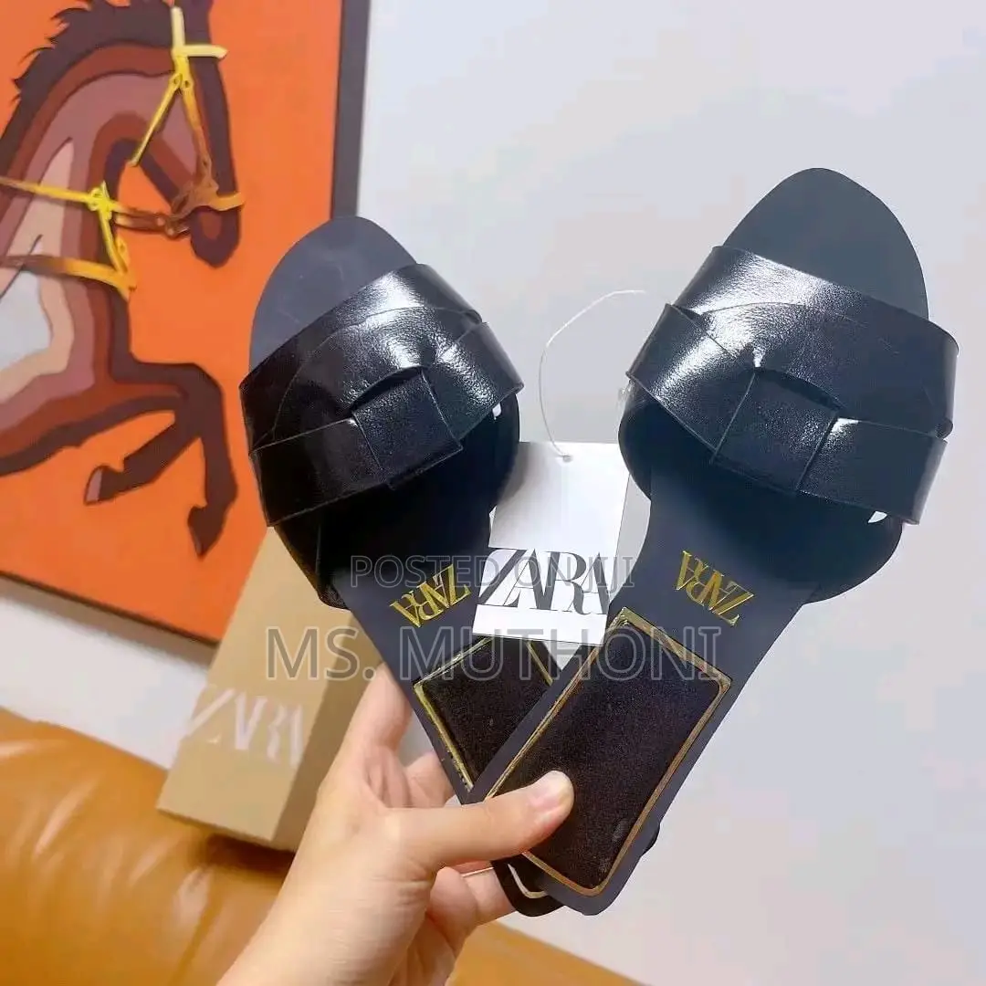 Zara BNWT Flat Leather Criss Cross Strap Sandals