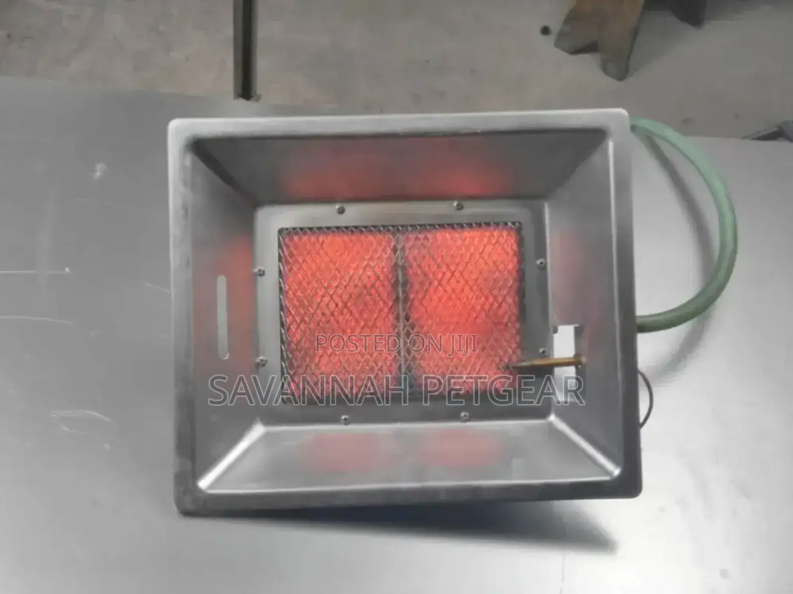 Infrared Gas Brooder For Chicks Used In Poultry Farming