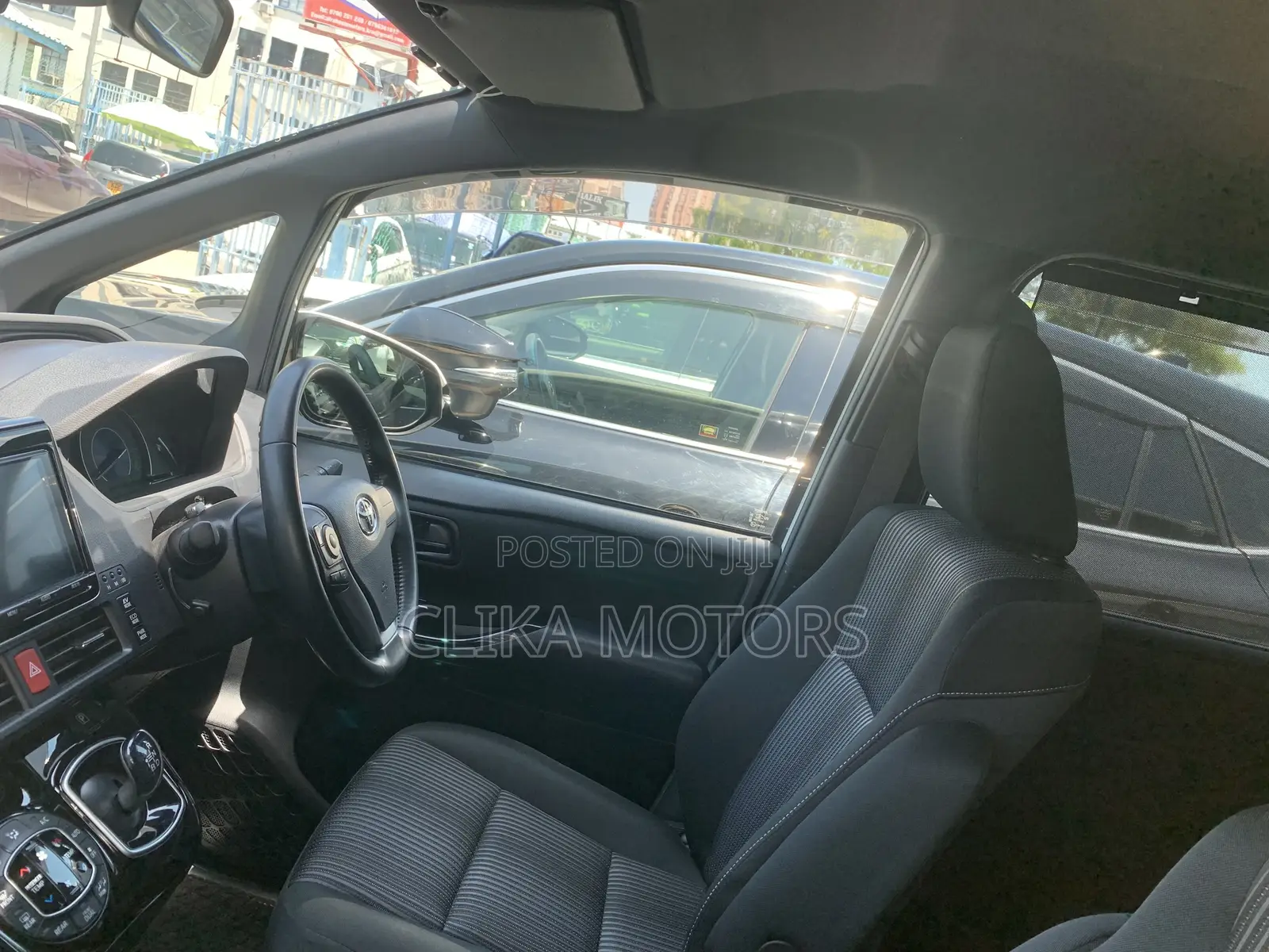 Toyota Noah 1.8 FWD Hybrid (7 seater) 2018 Pearl