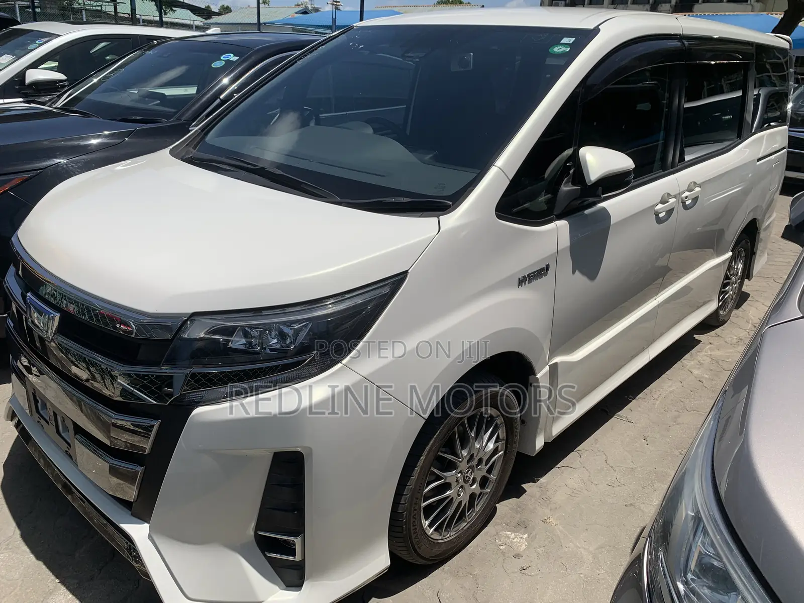 Toyota Noah 1.8 FWD Hybrid (7 seater) 2018 Pearl