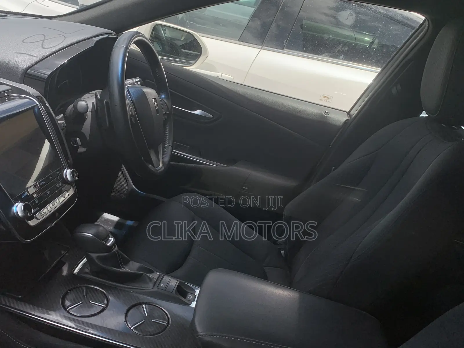 Toyota Crown 2018 Pearl