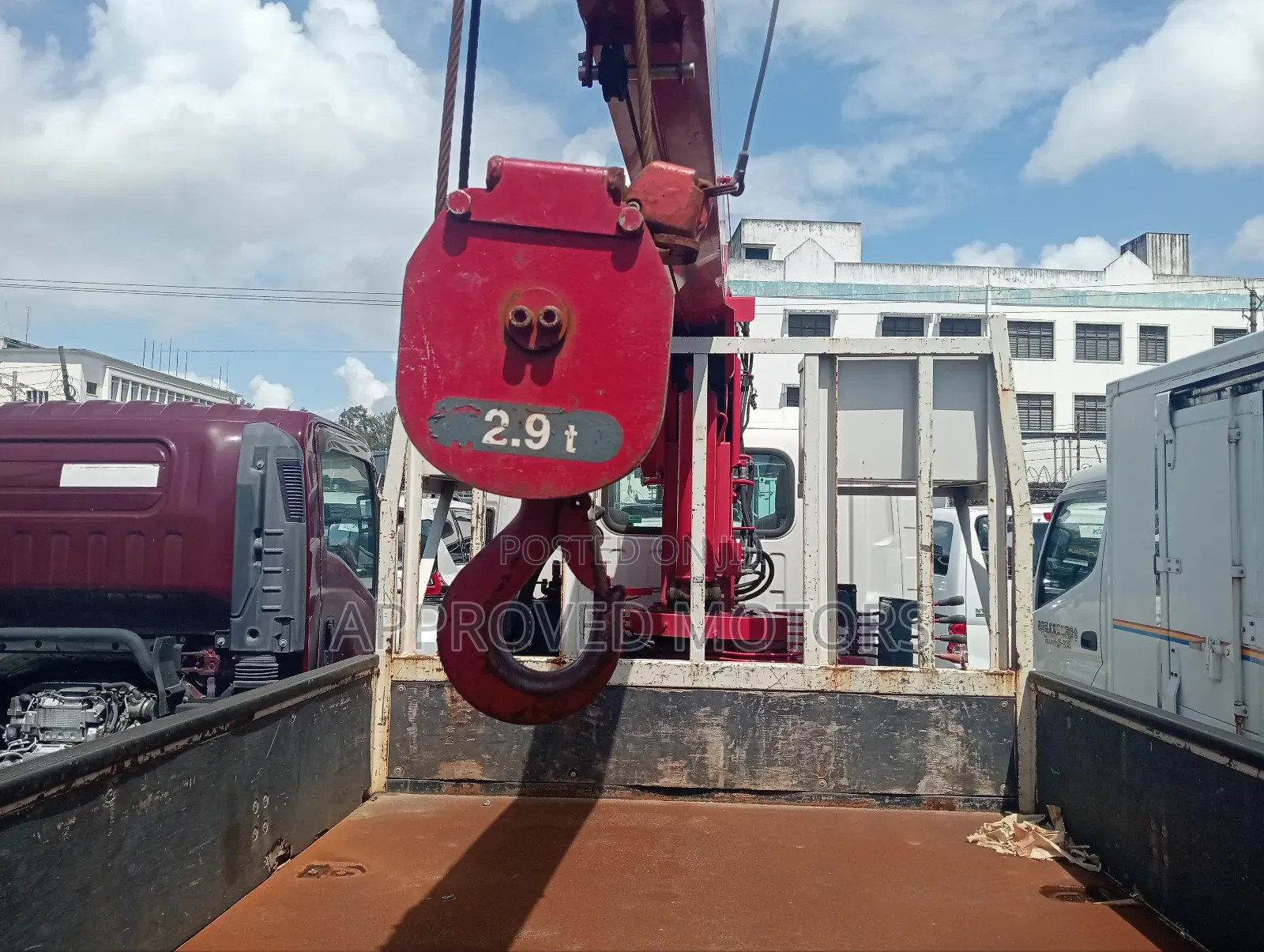 Isuzu Elf Crane Truck