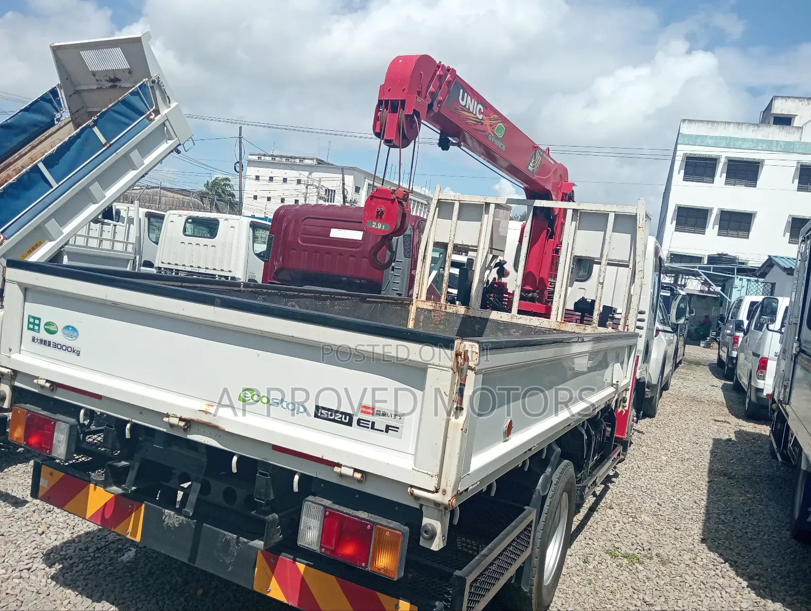 Isuzu Elf Crane Truck
