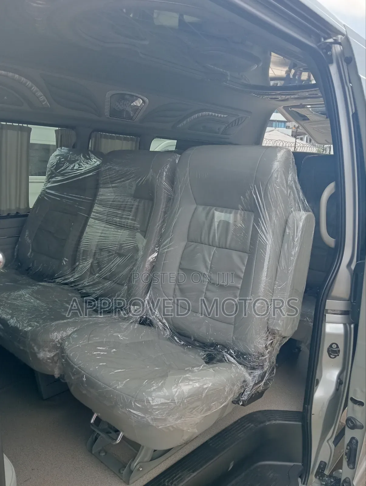 Toyota HiAce 2019 Silver