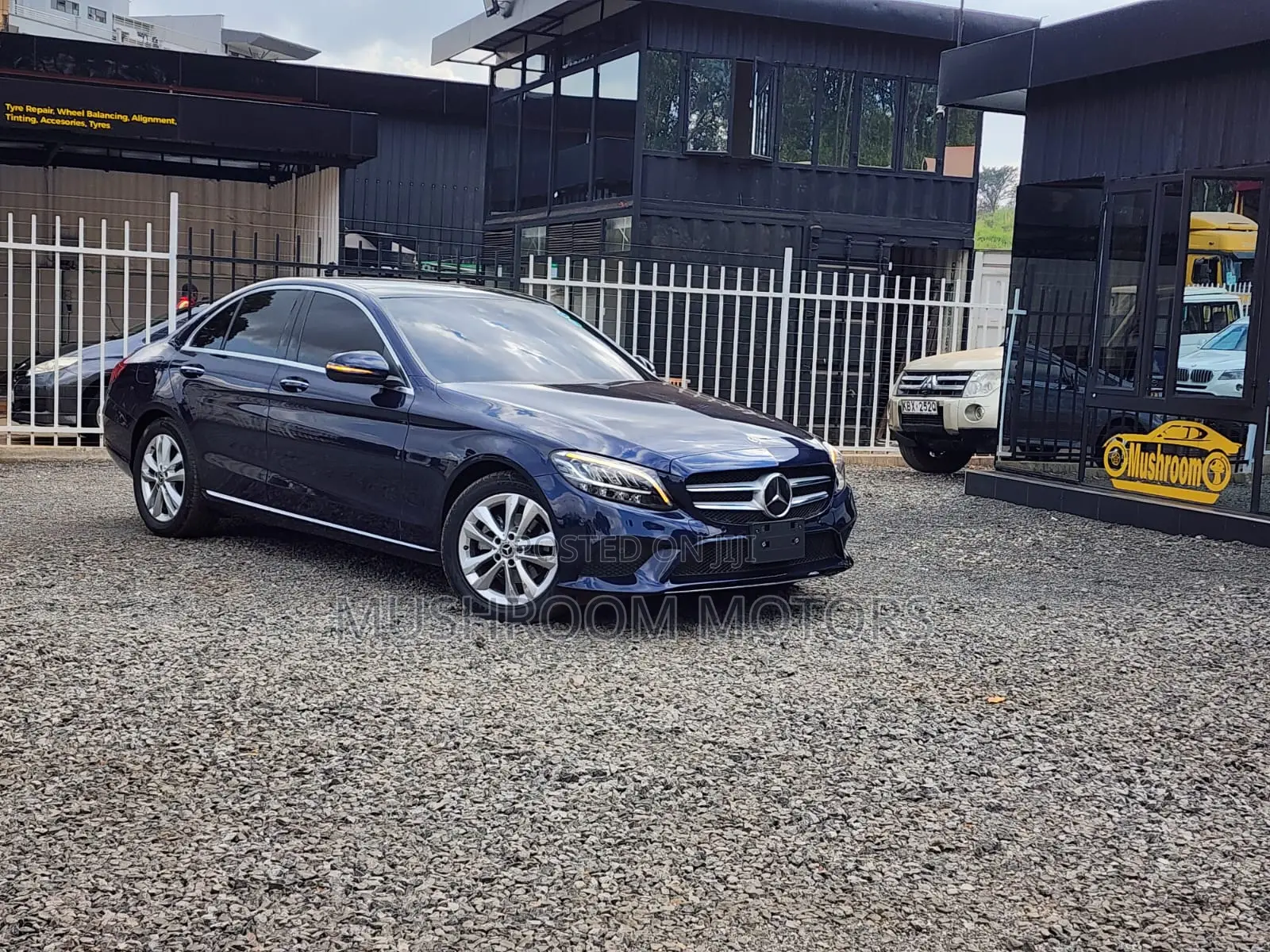 Mercedes-Benz C180 2019 Blue