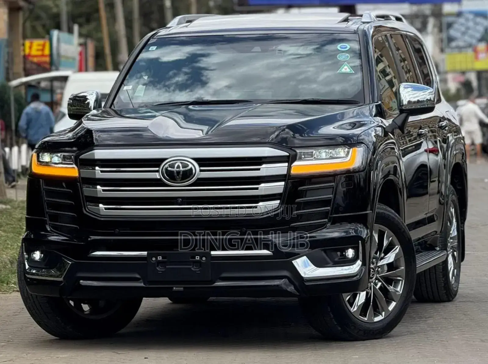 Toyota Land Cruiser LC300 2023 Black