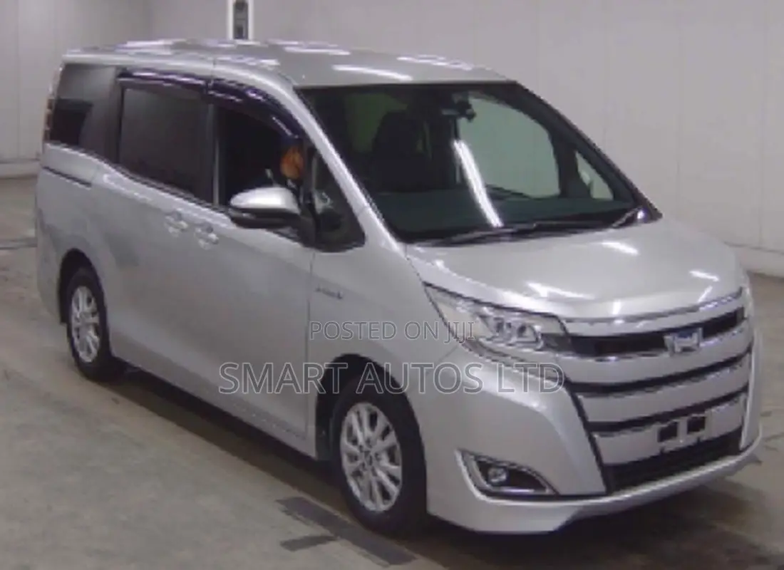 Toyota Noah 1.8 FWD Hybrid (7 seater) 2018 Silver