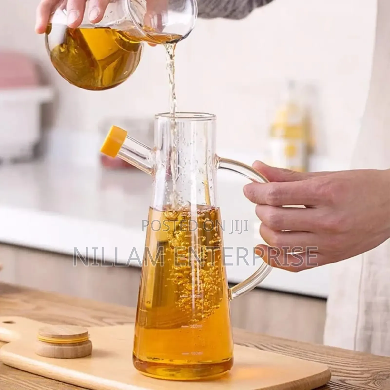 Glass Oil Jar With Bamboo Lid 580ml